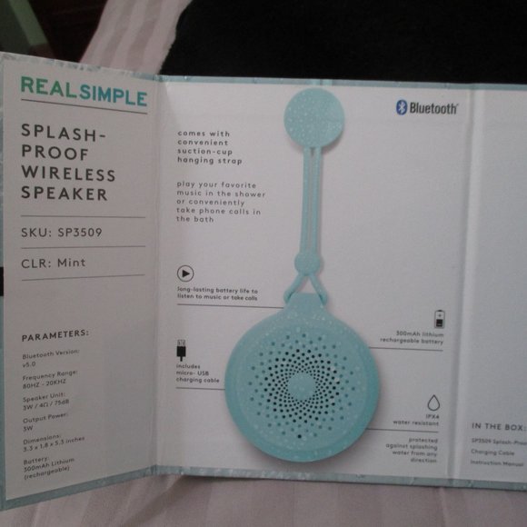 Real Simple Bluetooth Splash-Proof Wireless Speaker Mint NEW - Picture 2 of 3